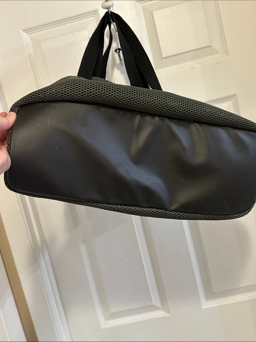 Under Armour Olive Green Mesh Gym Everyday Tote with Black Straps